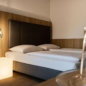 *** Hotel Plaza & Living Frankfurt Germany